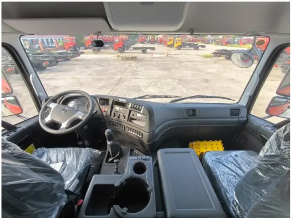 DONGFENG Tianlong 12 Ton Truck Mounted Crane with Cummins 320 HP Engine