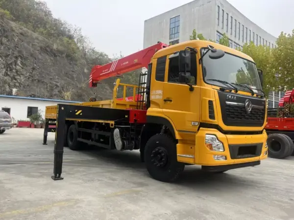 DONGFENG Tianlong 12 Ton Truck Mounted Crane with Cummins 320 HP Engine