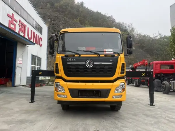DONGFENG Tianlong 12 Ton Truck Mounted Crane with Cummins 320 HP Engine