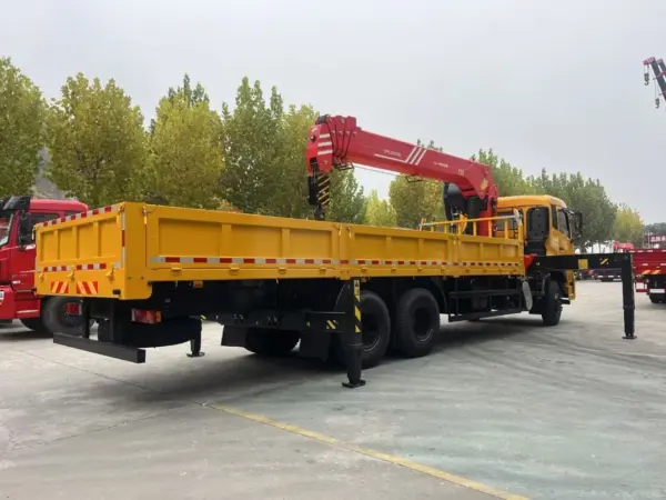 DONGFENG Tianlong 12 Ton Truck Mounted Crane with Cummins 320 HP Engine