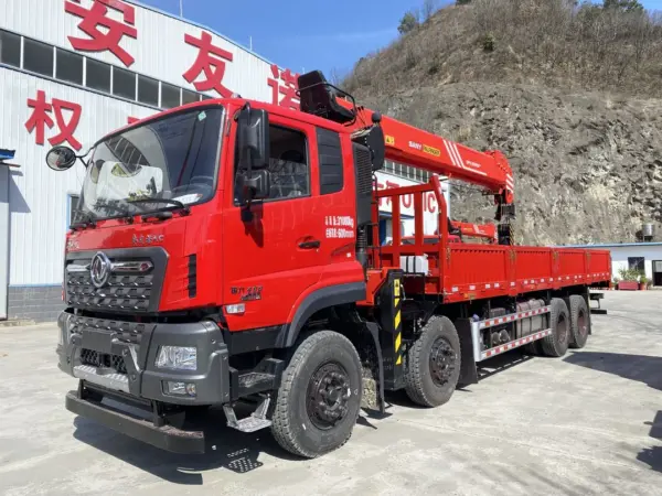 DONGFENG Tianlong KC 8×4 15 Ton Truck Mounted Crane